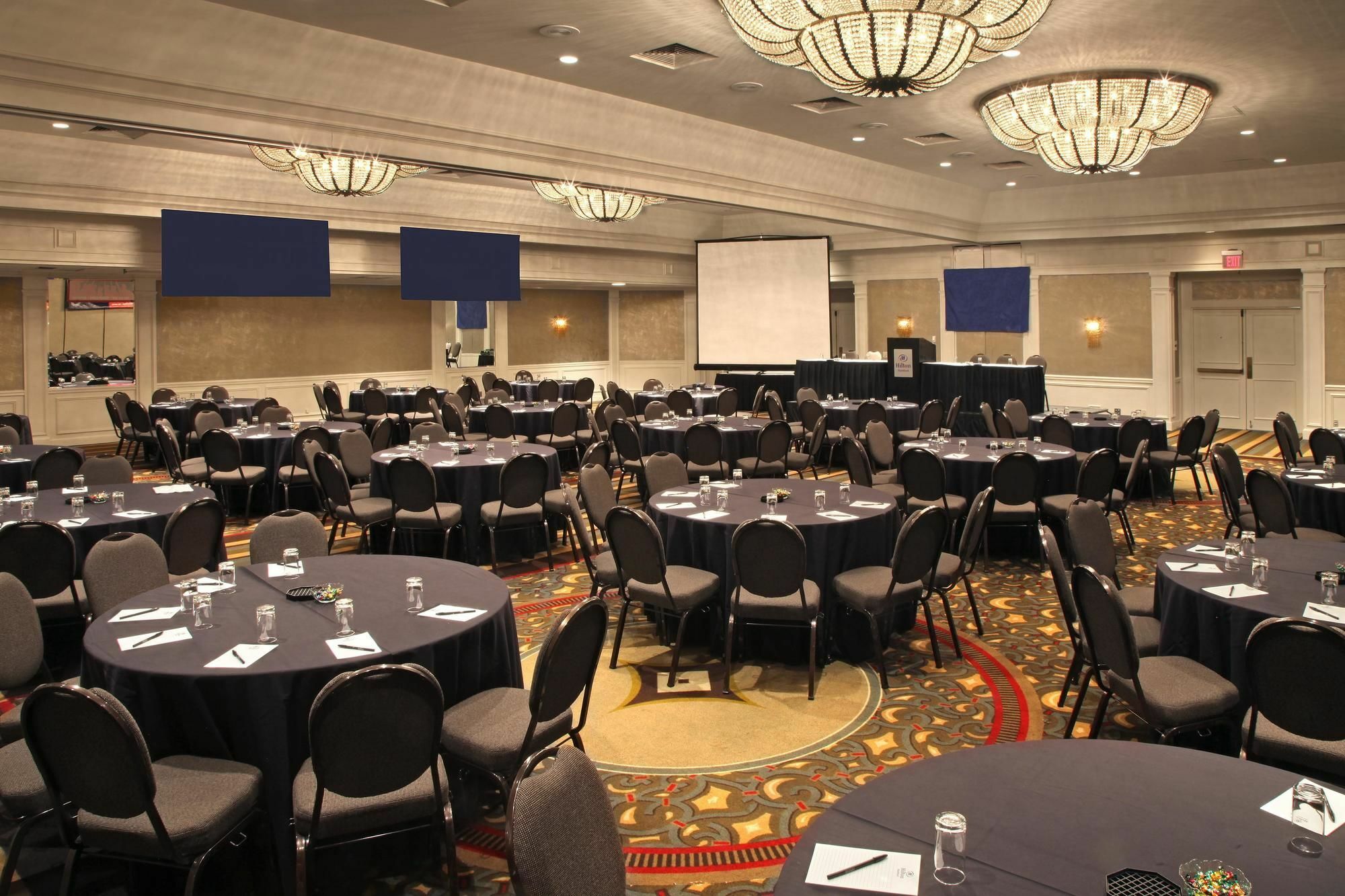 Hotel Doubletree By Hilton Hartford Downtown Einrichtungen foto